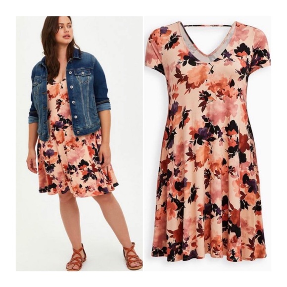 torrid Dresses & Skirts - Torrid Peach Floral Dress